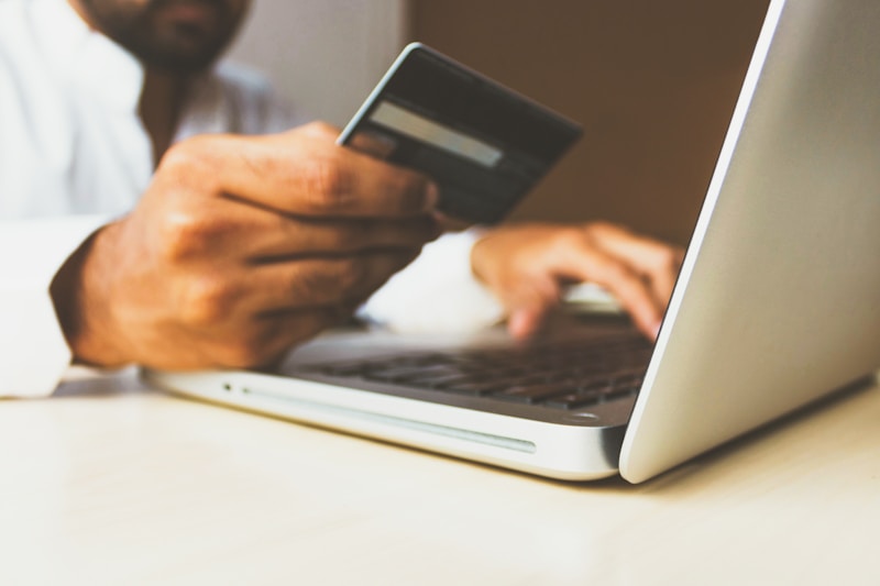 Chatbots e IA Conversacional: Automatiza atención al cliente