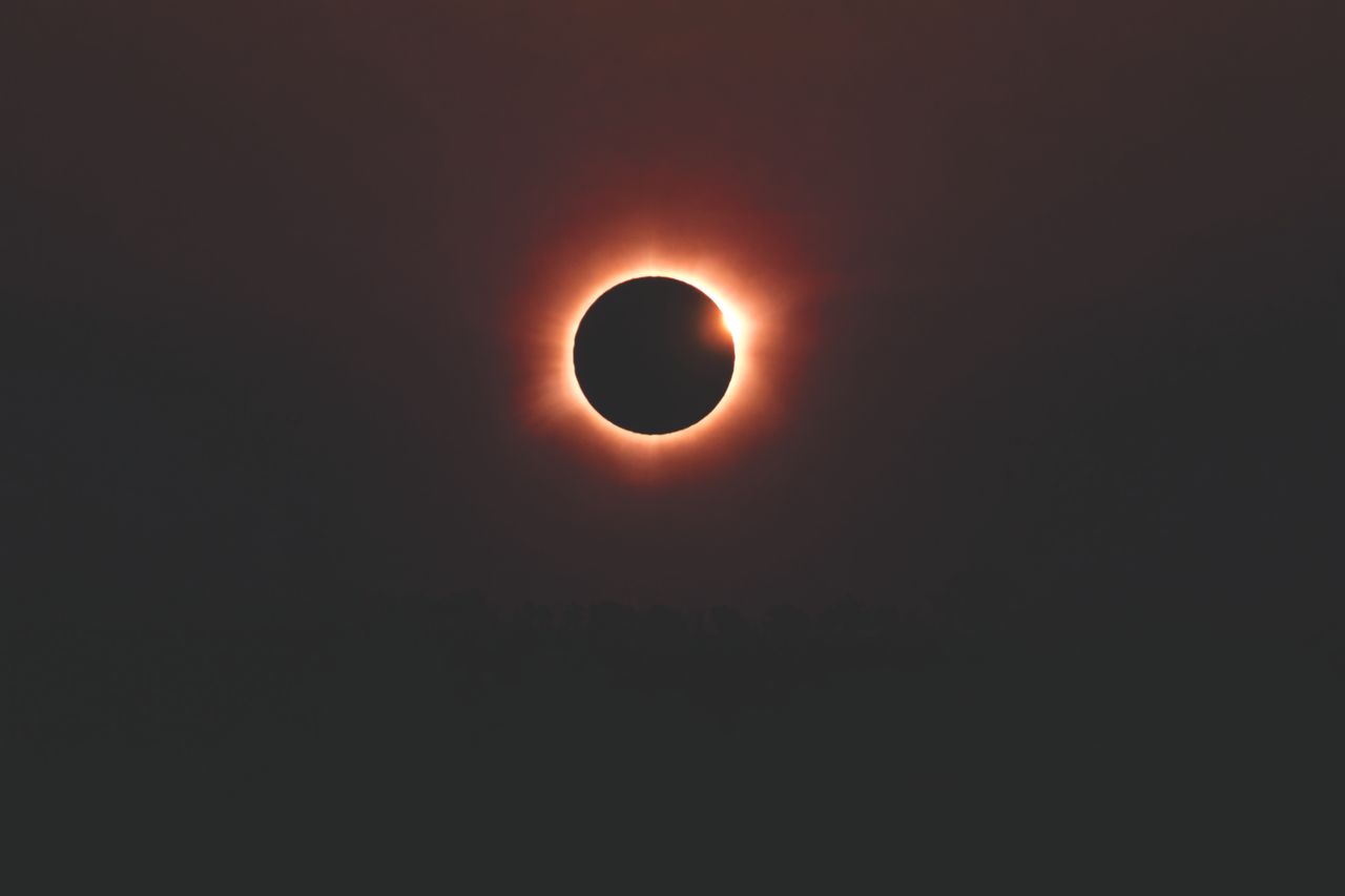 Eclipses solares y lunares: por qué ocurren y cómo verlos con seguridad